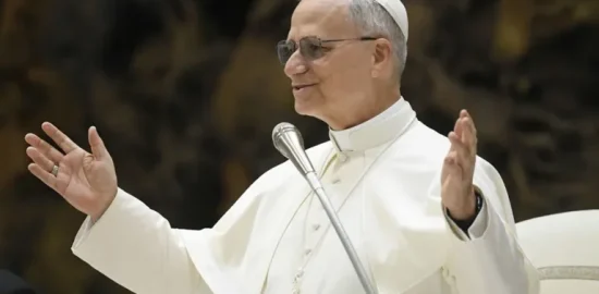 El papa León XIV llama a frenar la escalada en Oriente Medio y a apostar por la diplomacia