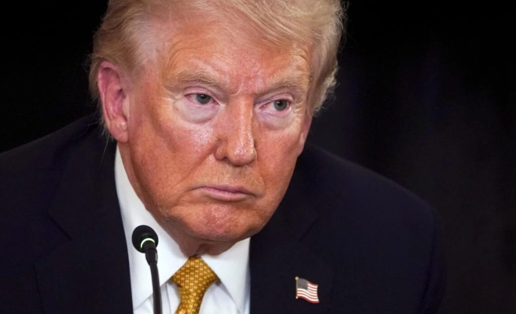 Trump niega que esté valorando atacar a Venezuela