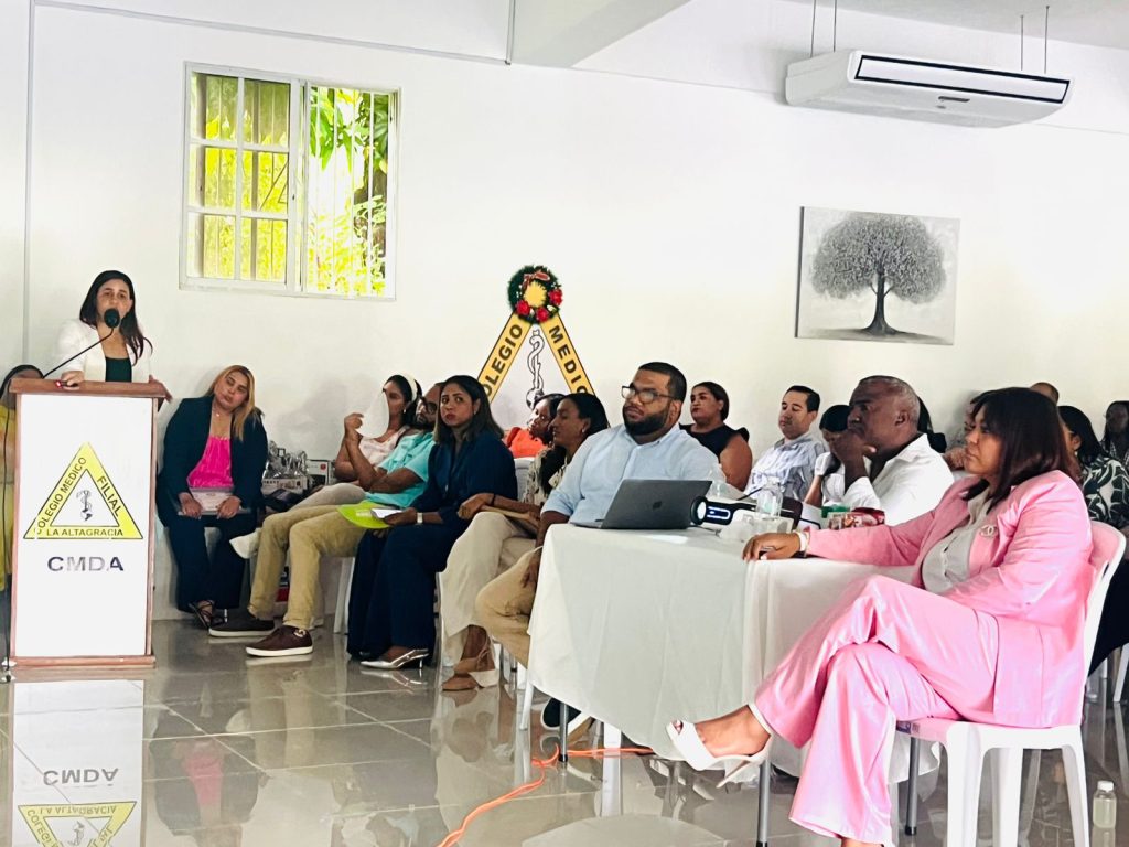 Realizan primer simposio de residencias médicas en hospitales de La Altagracia