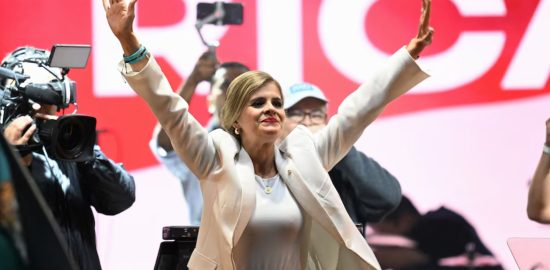 Derechista Laura Fernández se proclama ganadora de elecciones en Costa Rica ante aplastante ventaja